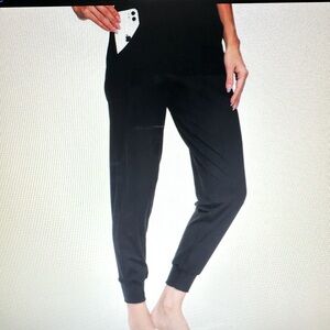 Women's Black High Waisted Joggers with Pockets. Size Large